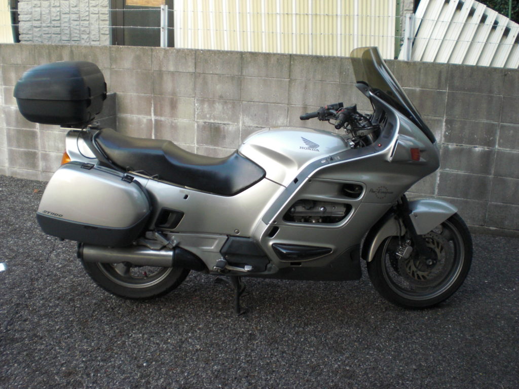 ST1100 パンヨーロピアンと言うバイクの思い出